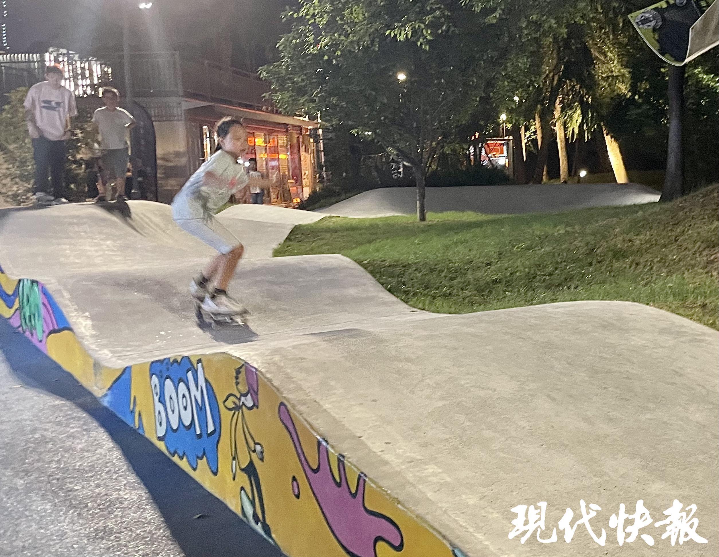 文脉华章｜奥运刮起“潮玩”风体育文化的年轻态表达亿百体育下载(图4)